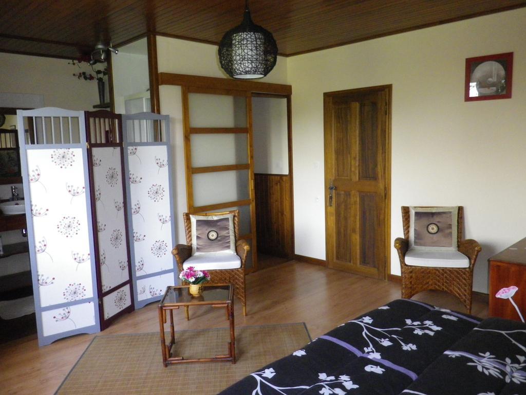 Chambre D'Hotes La Haie Fleurie Chevillard Bilik gambar